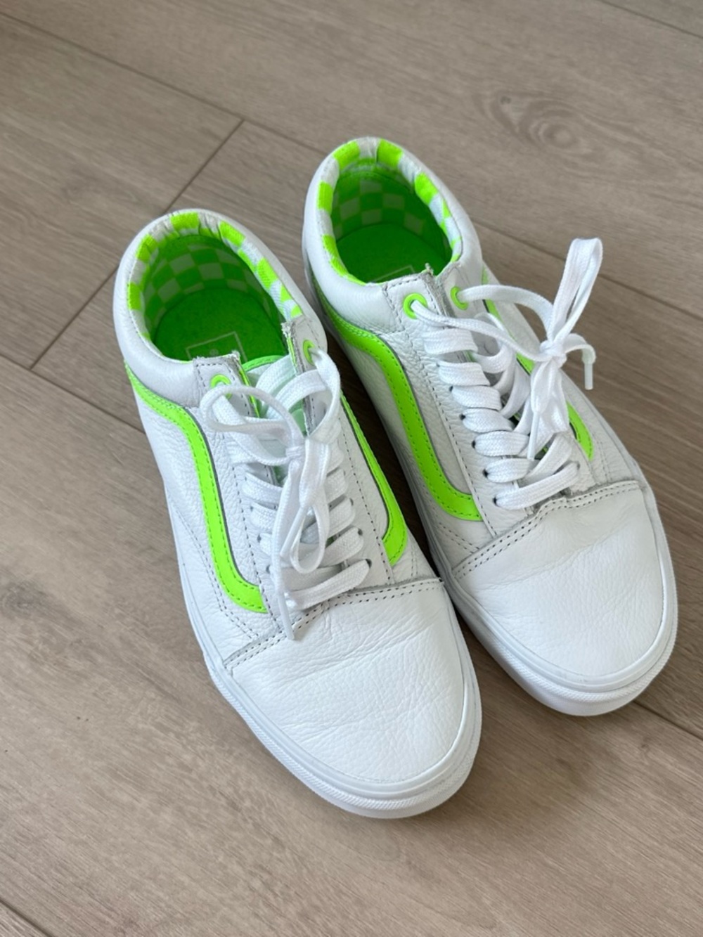 Vans Women's White Low-Top Sneakers with Neon Green Stripe